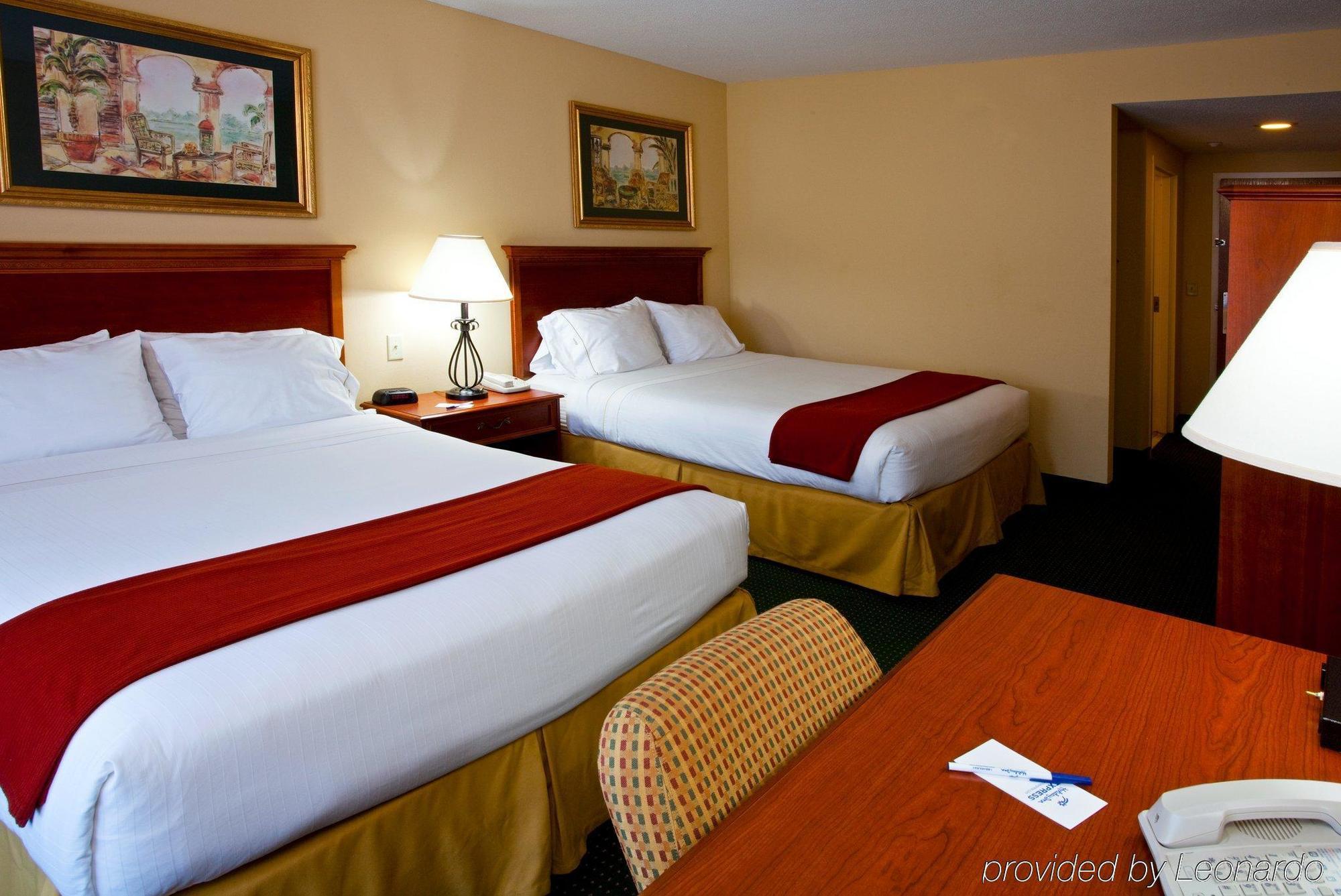Holiday Inn Express Hotel & Suites Brooksville West, An Ihg Hotel חדר תמונה